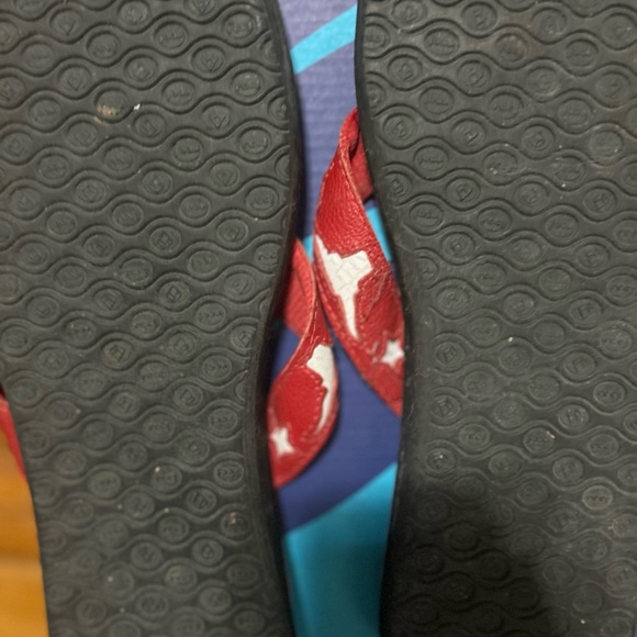 Red leather flip flops size 10 - Picture 7 of 7